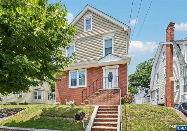 Photo 1 of Single family home for sale at 21 Birch St, West Orange, NJ 07052 | MLS# 26022360 | Listing updated on 2026-09-18