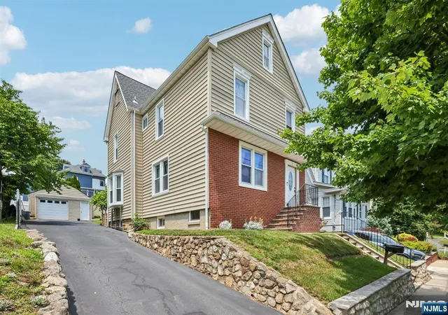 Photo 2 of Single family home for sale at 21 Birch St, West Orange, NJ 07052 | MLS# 26022360 | Listing updated on 2026-09-18