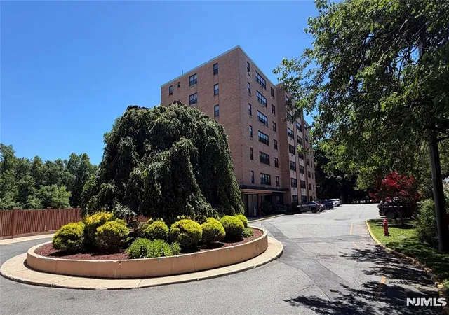 1st image of 2348 Linwood Ave #6O, Fort Lee, NJ 07024 | MLS# 26022362