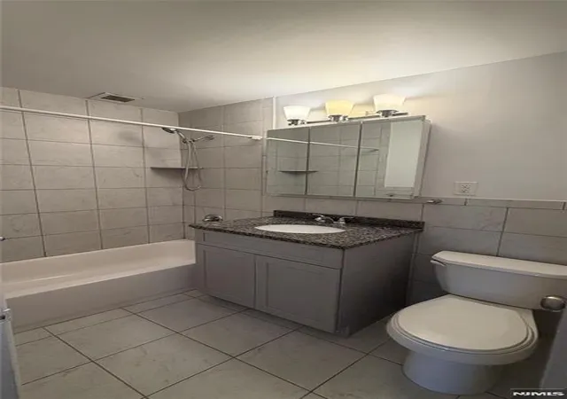 5th image of 2348 Linwood Ave #6O, Fort Lee, NJ 07024 | MLS# 26022362