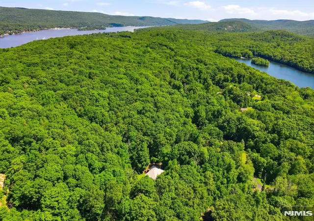 Homes for sale in West Milford, NJ | 50 Ponderosa Pl, West Milford, NJ 07421 | MLS# 26022369