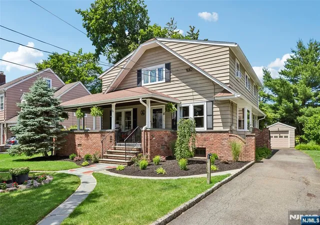 Homes for sale in Ho Ho Kus, NJ | 29 Fairlawn St, Ho Ho Kus, NJ 07423 | MLS# 26022405