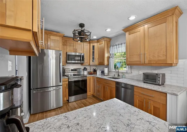 Homes for sale in Ogdensburg, NJ | 14 Bettino Dr, Ogdensburg, NJ 07439 | MLS# 26022407