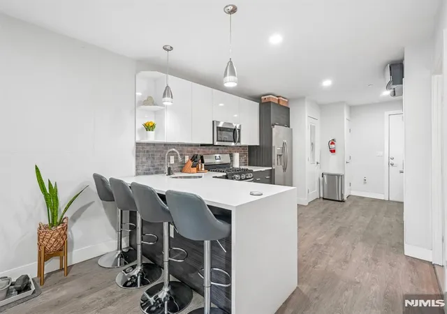 Homes for sale in Guttenberg, NJ | 62 69Th St #209, Guttenberg, NJ 07093 | MLS# 26022428