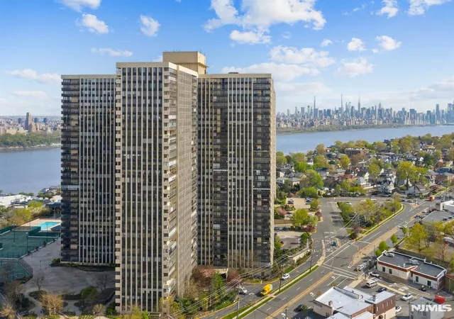 Homes for sale in Cliffside Park, NJ | 200 Winston Dr #2120, Cliffside Park, NJ 07010 | MLS# 26022435