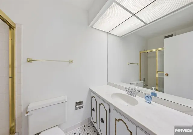 Homes for sale in Cliffside Park, NJ | 200 Winston Dr #2120, Cliffside Park, NJ 07010 | MLS# 26022435