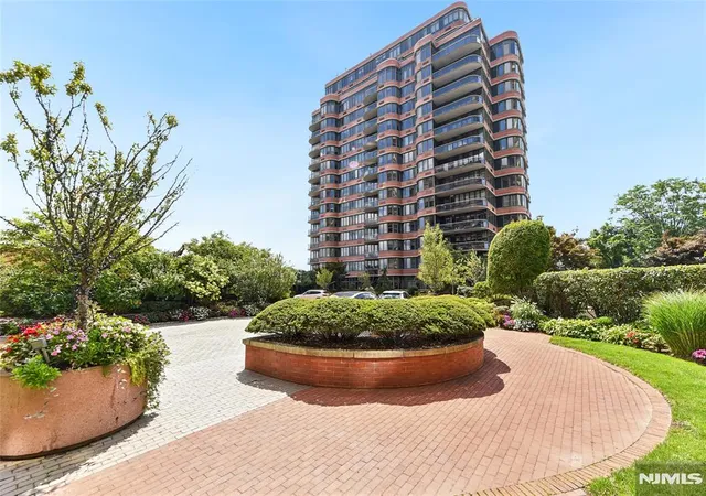 Homes for sale in Cliffside Park, NJ | 100 Carlyle #5L-N, Cliffside Park, NJ 07010 | MLS# 26022443