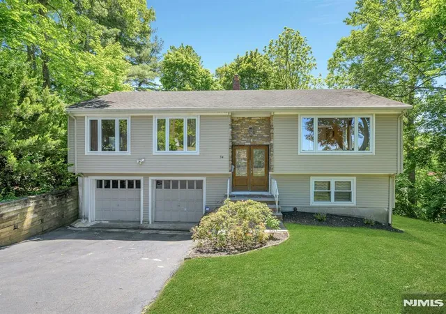 1st image of 34 Bear Brook Ln, Livingston, NJ 07039 | MLS# 26022457