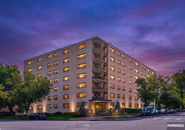 Homes for sale in Hackensack, NJ | 25 Grand Ave #1E, Hackensack, NJ 07601 | MLS# 26022464