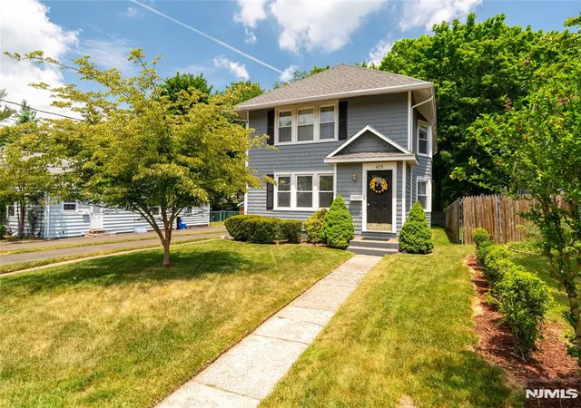 Homes for sale in Closter, NJ | 423 Closter Dock Rd, Closter, NJ 07624 | MLS# 26022520