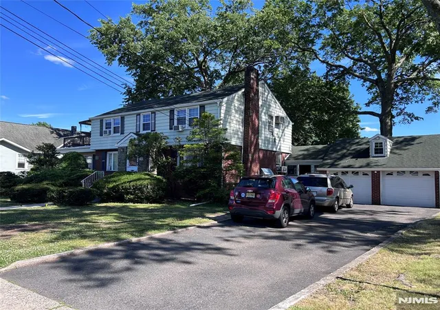 Homes for sale in Hawthorne, NJ | 126 Parker Ave, Hawthorne, NJ 07506 | MLS# 26022523