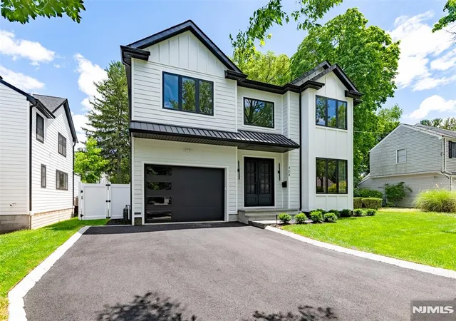 Homes for sale in Paramus, NJ | 408 Terhune Ave, Paramus, NJ 07652 | MLS# 26022529