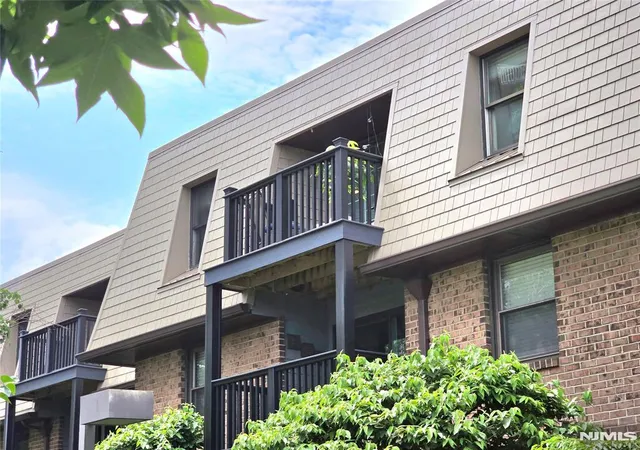 2nd image of 560 North Ave #I, Fort Lee, NJ 07024 | MLS# 26022538