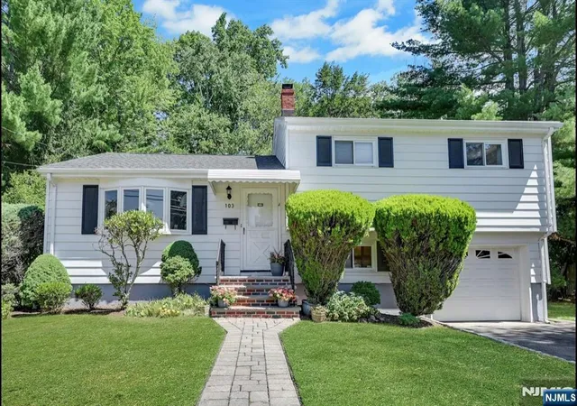 Homes for sale in Closter, NJ | 103 Primrose Ln, Closter, NJ 07624 | MLS# 26022550