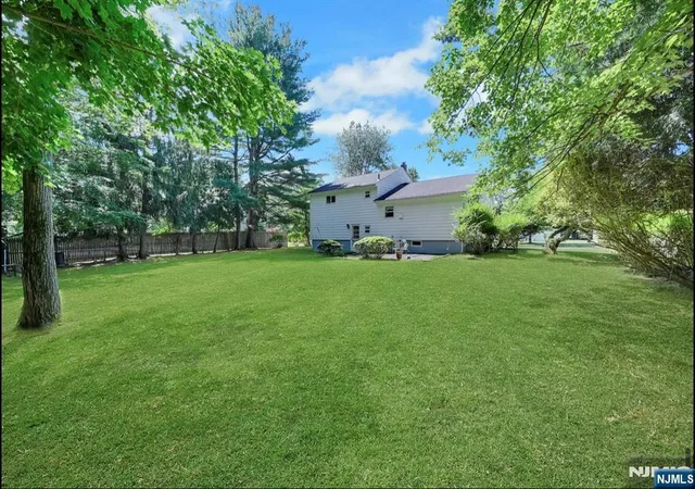 Homes for sale in Closter, NJ | 103 Primrose Ln, Closter, NJ 07624 | MLS# 26022550
