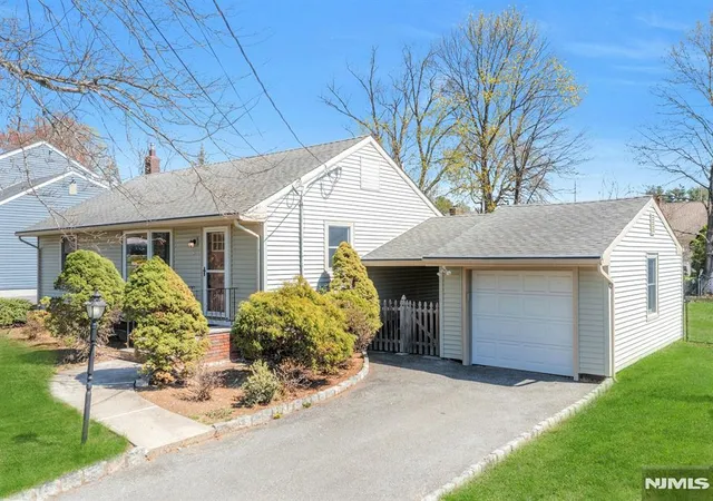 Photo 1 of Sale Pending at 20 Kievit Rd, Wayne, NJ 07470 | MLS# 26022555 | Listing updated on 2026-07-24