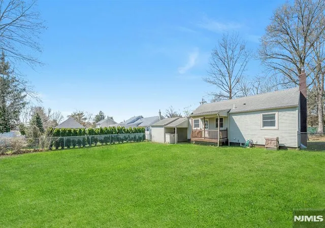 Photo 3 of Sale Pending at 20 Kievit Rd, Wayne, NJ 07470 | MLS# 26022555 | Listing updated on 2026-07-24