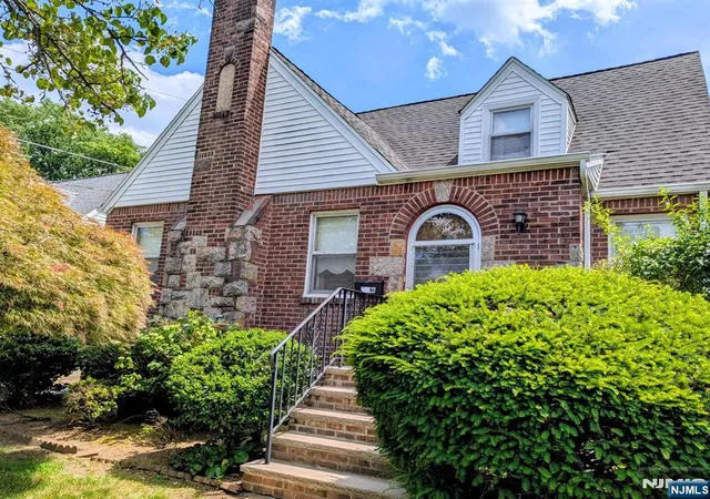 Homes for sale in Bergenfield, NJ | 32 Sylvan Ave, Bergenfield, NJ 07621 | MLS# 26022560