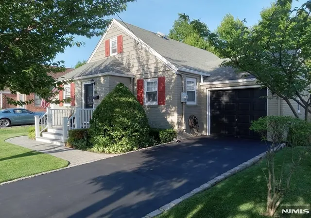 Homes for sale in North Arlington, NJ | 82 2nd St, North Arlington, NJ 07031 | MLS# 26022592