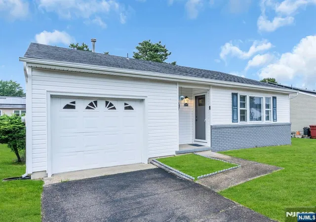 2nd image of 214 Westbrook Dr, Berkeley, NJ 08757 | MLS# 26022595