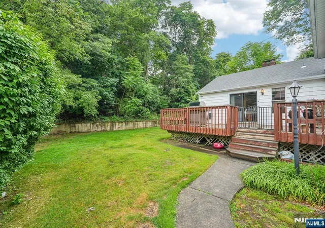 Homes for sale in Paramus, NJ | 108 Morningside Rd, Paramus, NJ 07652 | MLS# 26022627