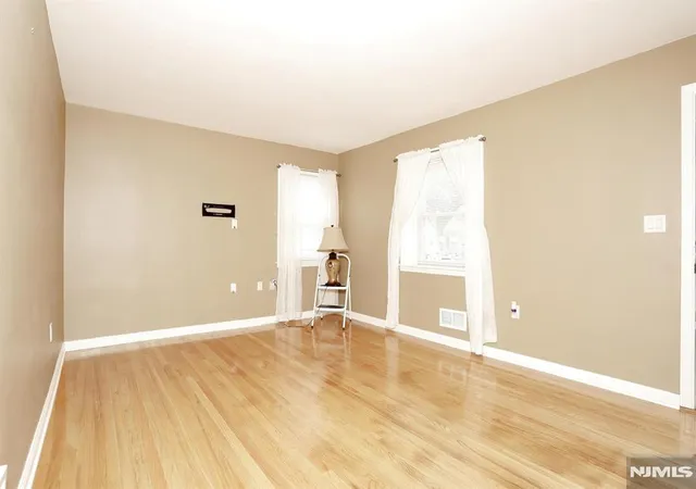 Homes for sale in Dumont, NJ | 29 Margaret Ct, Dumont, NJ 07628 | MLS# 26022628