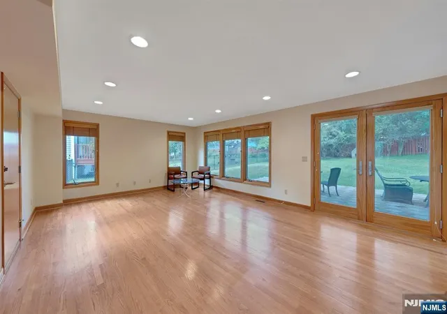 3rd image of 8 E Marlo Rd, Livingston, NJ 07039 | MLS# 26022647