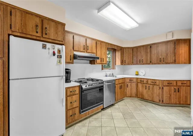 Photo 3 of Sale Pending at 1 Austin St, Belleville, NJ 07109 | MLS# 26022663 | Listing updated on 2026-07-03