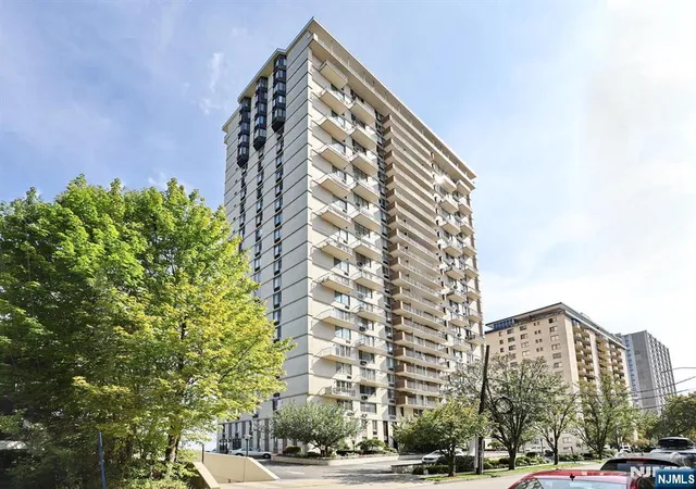 Photo 1 of Condo for sale at 160 Overlook Ave #2D, Hackensack, NJ 07601 | MLS# 26022664 | Listing updated on 2026-08-31