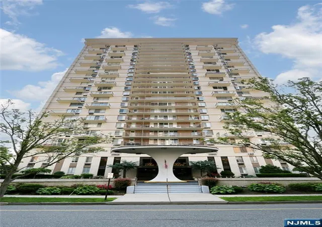 Listing Photo 2 - Condo for sale in building located at 160 Overlook Ave, Hackensack, NJ 07601 - Unit #2D