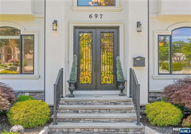 Homes for sale in Paramus, NJ | 697 Terrace Dr, Paramus, NJ 07652 | MLS# 26022674