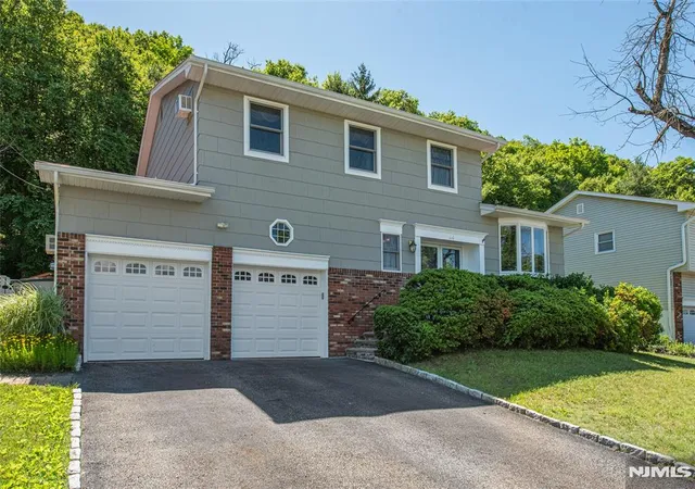 Homes for sale in Wanaque, NJ | 44 Molinari Dr, Wanaque, NJ 07465 | MLS# 26022693