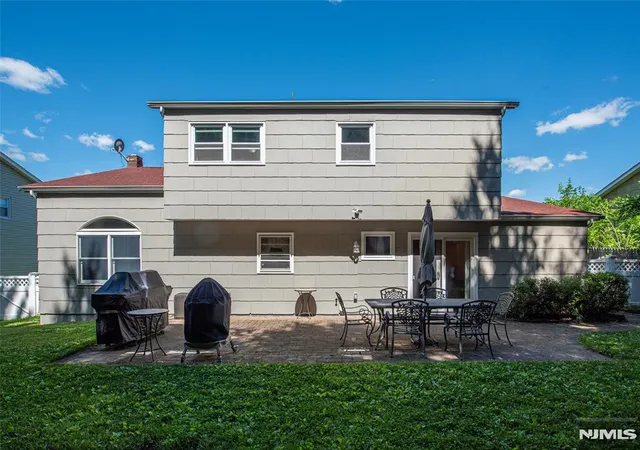 Homes for sale in Wanaque, NJ | 44 Molinari Dr, Wanaque, NJ 07465 | MLS# 26022693