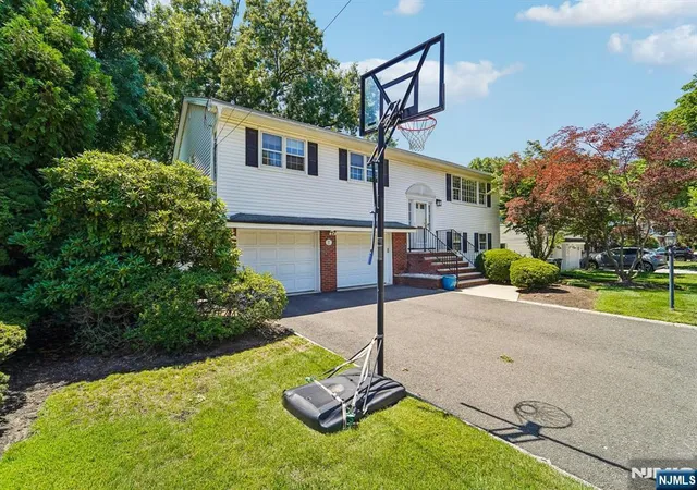 Homes for sale in Fair Lawn, NJ | 41 57 Rys, Fair Lawn, NJ 07410 | MLS# 26022704
