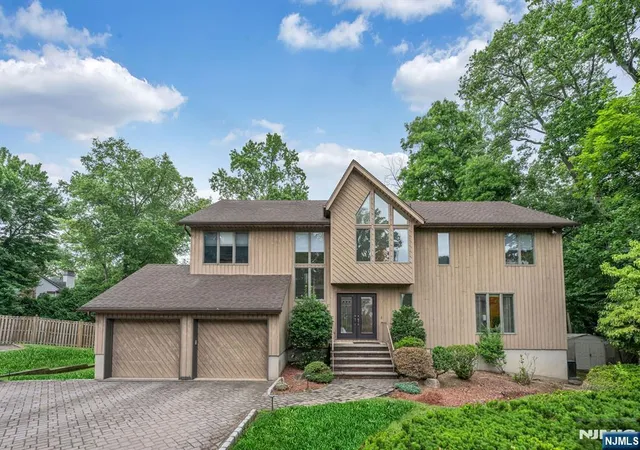 Homes for sale in Closter, NJ | 12 Jason Woods Rd, Closter, NJ 07624 | MLS# 26022705