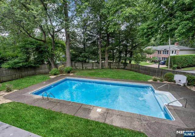 Homes for sale in Closter, NJ | 12 Jason Woods Rd, Closter, NJ 07624 | MLS# 26022705