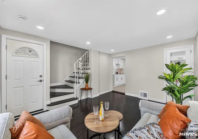 Homes for sale in Elizabeth, NJ | 1380 Hamilton St, Elizabeth, NJ 07208 | MLS# 26022714