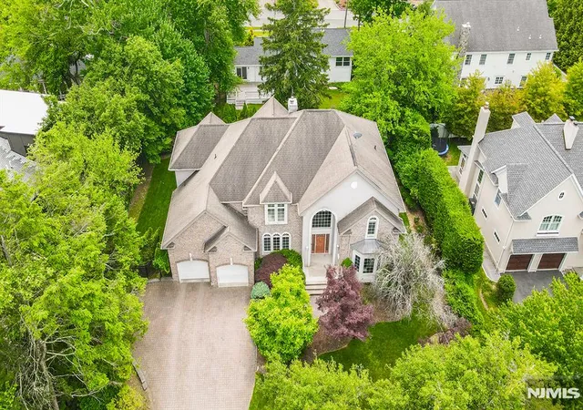 Homes for sale in Closter, NJ | 6 Maplewood Rd, Closter, NJ 07624 | MLS# 26022751