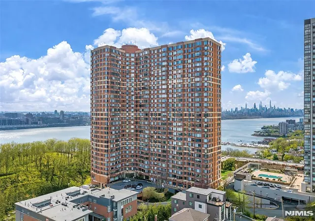 1st image of 100 Old Palisade Rd #1801, Fort Lee, NJ 07024 | MLS# 26022780