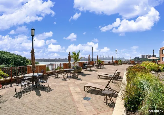 24th image of 100 Old Palisade Rd #1801, Fort Lee, NJ 07024 | MLS# 26022780