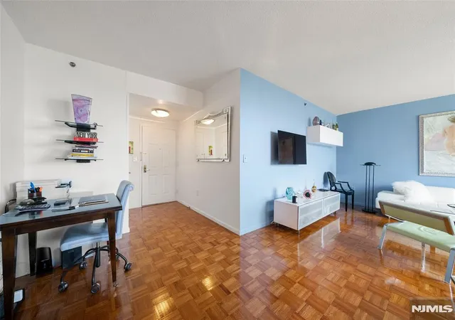 4th image of 100 Old Palisade Rd #1801, Fort Lee, NJ 07024 | MLS# 26022780