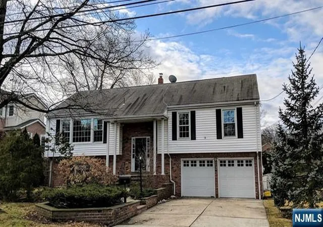 Homes for sale in Englewood Cliffs, NJ | 18 Van Wagoner Dr, Englewood Cliffs, NJ 07632 | MLS# 26022878