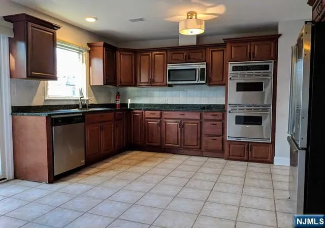 Homes for sale in Englewood Cliffs, NJ | 18 Van Wagoner Dr, Englewood Cliffs, NJ 07632 | MLS# 26022878