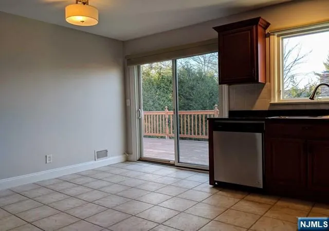 Homes for sale in Englewood Cliffs, NJ | 18 Van Wagoner Dr, Englewood Cliffs, NJ 07632 | MLS# 26022878
