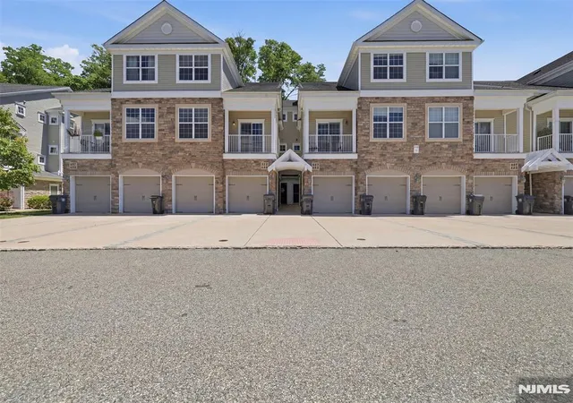 Homes for sale in Hanover Township, NJ | 404 Waterview Ct #404, Hanover Township, NJ 07927 | MLS# 26022881