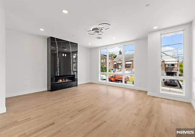Homes for sale in Cliffside Park, NJ | 501 Saint Pauls Ave, Cliffside Park, NJ 07010 | MLS# 26022885