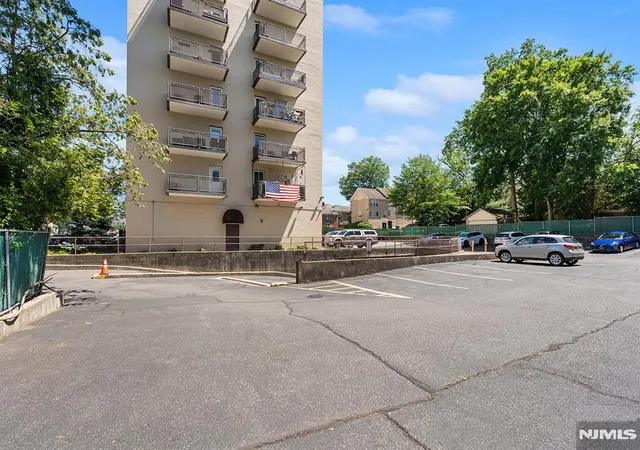Homes for sale in Hackensack, NJ | 25 Grand Ave #5D, Hackensack, NJ 07601 | MLS# 26022910