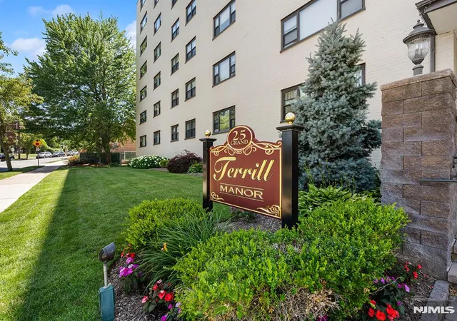 Homes for sale in Hackensack, NJ | 25 Grand Ave #5D, Hackensack, NJ 07601 | MLS# 26022910