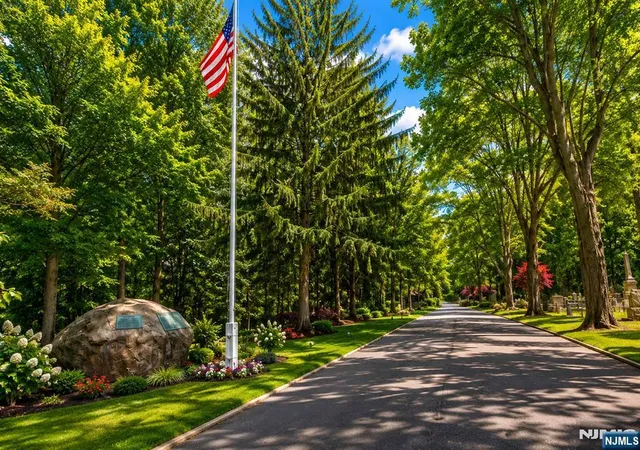 3rd image of 18 Monument Ln, Alpine, NJ 07620 | MLS# 26022920