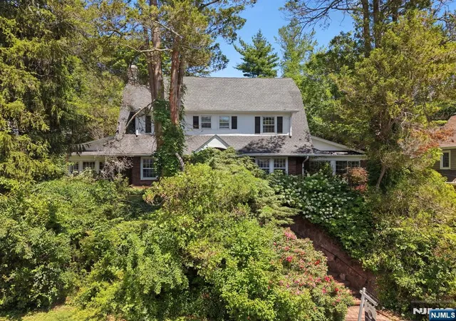 Homes for sale in Tenafly, NJ | 157 Sussex Rd, Tenafly, NJ 07670 | MLS# 26022965